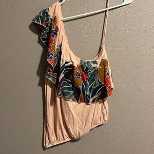 One shoulder tank top.